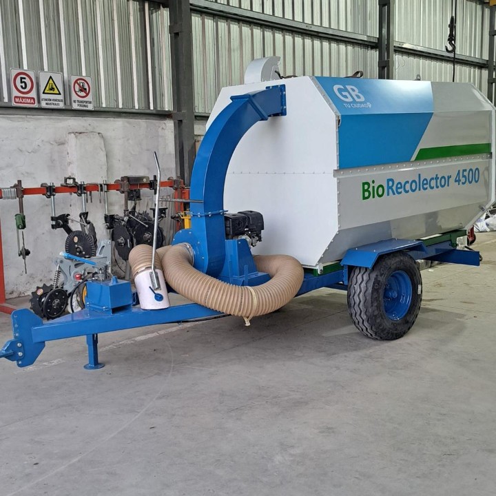Biorecolector 4500 trabajando en campo
